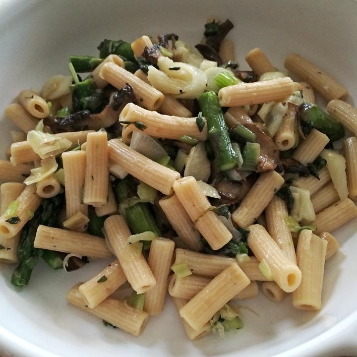 Mostaccioli with Asparagus and Roasted Mushrooms