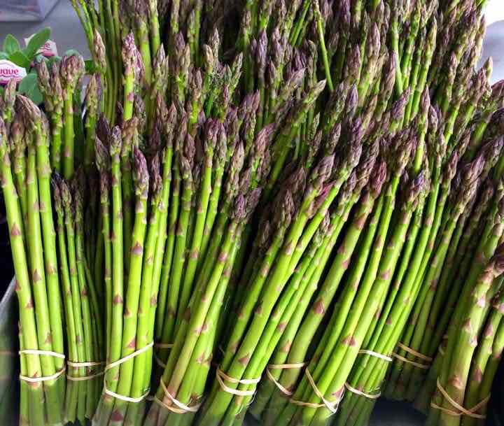 10 Fresh and Easy Asparagus Recipes To Enjoy Right Now